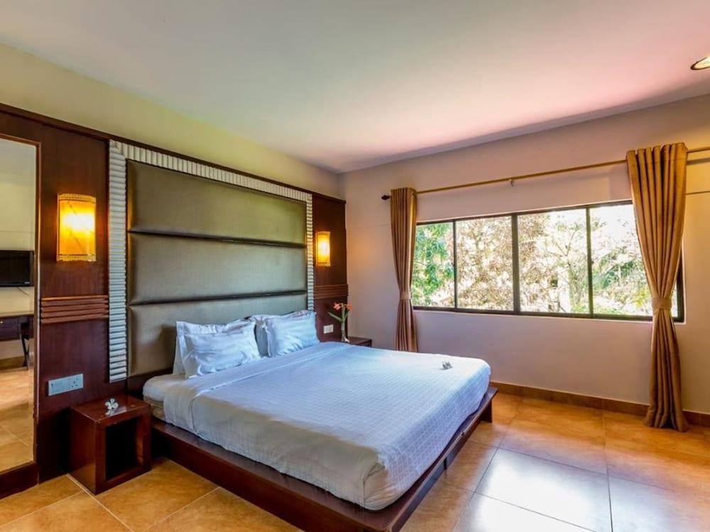 Beringgis Beach Resort & Spa Papar Exterior foto