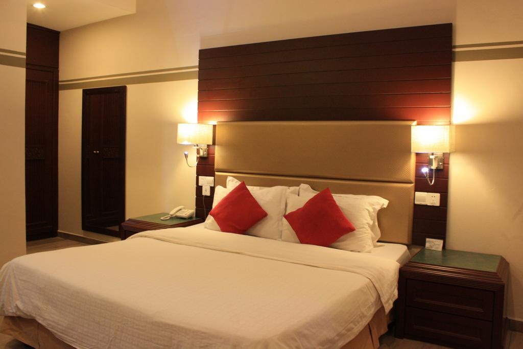 Beringgis Beach Resort & Spa Papar Exterior foto